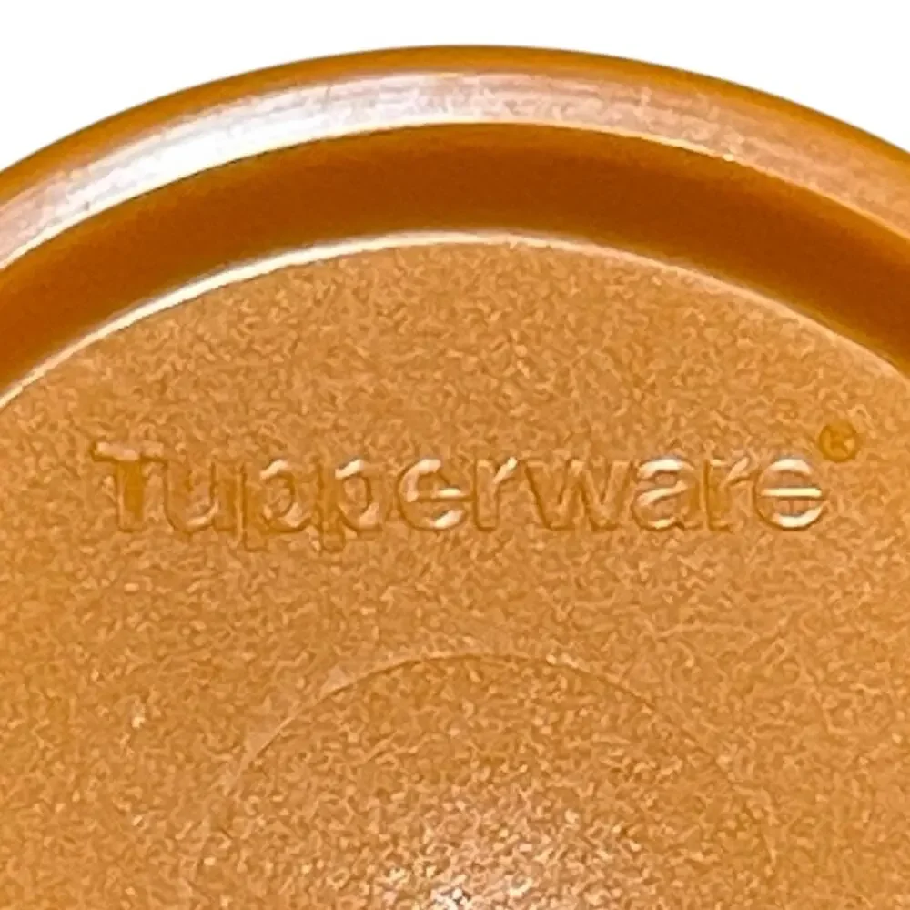 Tupperware NEW Set of 4 Round Plastic Snap Cup with Lids 4 ounce each